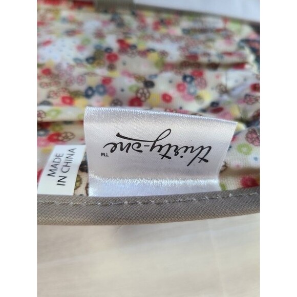 Thirty-One Floral Journal Folder – Organizer Case with Strap, Multicolor Flowers - Picture 4 of 7